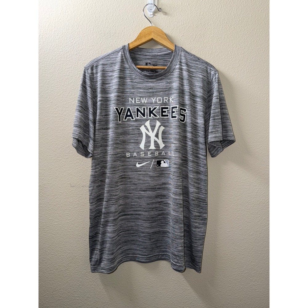 Men's Nike New York Yankees Shirt Size Large